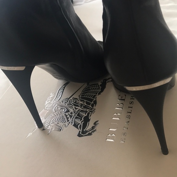 BURBERRY PRORSUM Black Leather Peep Toe Ankle Boot - Picture 2 of 5